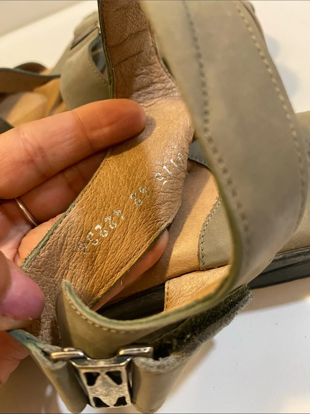 BEUTIFEEL  Olive Green Adjustable Strap Comfort  Sandals Sz 42
